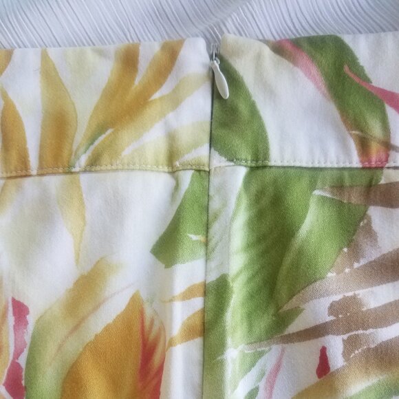 JUDITH HART- Floral Tropical skirt SIZE 8 - Picture 3 of 7